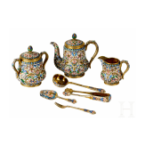Bedeutendes siebenteiliges Cloisonn&eacute;-Email-Teeservice, Russland, Moskau, Pawel Owtschinnikow, 1896-1908