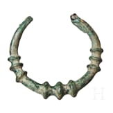 Bronzener Halsreif mit Tierdarstellungen, &ouml;stliches Vorderasien, 10. - 8. Jhdt. v. Chr.