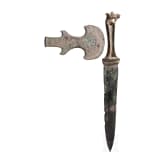 Dolch mit Pferdekopfknauf und Axtklinge, Bronze, &ouml;stliches Vorderasien, Ende 1. Jtsd. v. Chr.