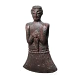Kultaxt aus Bronze mit Darstellung eines W&uuml;rdentr&auml;gers mit Dolch, sp&auml;te Bronzezeit des &ouml;stlichen Vorderasiens, 13. - 11. Jhdt. v. Chr.