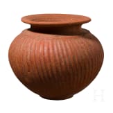 Holmos aus rotem Ton, etruskisch, 7. Jhdt. v. Chr.