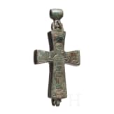 Bronzenes Enkolpion mit Ritzverzierung, mittelbyzantinisch, 11. Jhdt.