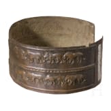 Drei hochwertige Kopien antiker Bronzen: T&uuml;llenbeil, Antennenschwert, urart&auml;ischer Bronzeg&uuml;rtel, um 1900