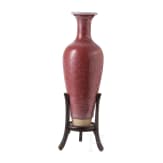 Kleine glasierte Vase mit Kangxi-Marke und wohl aus dieser Zeit (um 1700)