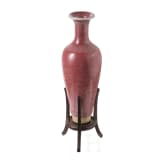 Kleine glasierte Vase mit Kangxi-Marke und wohl aus dieser Zeit (um 1700)