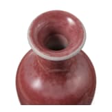 Kleine glasierte Vase mit Kangxi-Marke und wohl aus dieser Zeit (um 1700)