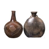 Zwei pr&auml;kolumbische Ton-Flaschen, Peru, wohl Chimu-Kultur, 11. - 15. Jhdt.