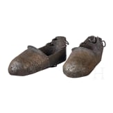 Ein Paar Folterschuhe, Historismus im Stil des 16./17. Jhdt., deutsch, 19. Jhdt.