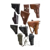 Neun Pistolentaschen