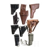 Neun Pistolentaschen