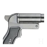 An SPsh-44 flare gun, with a GDR holster