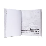 Zwei B&auml;nde "Deutsche Maschinengewehre " und "Vorschriften f&uuml;r Deutsche Maschinengewehre"