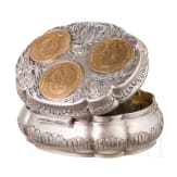 Edle Silberdose mit Goldm&uuml;nzen auf das Dreikaiserjahr 1888
