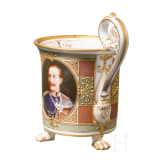 Seltene KPM-Portraittasse &bdquo;Zur Erinnerung an treue Dienste Ihres Mannes 1819 - 27.10. - 1900&ldquo;