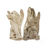 Prinzessin Viktoria Luise von Preu&szlig;en (1892 - 1980) - Schulterst&uuml;cke als Oberst des Leib-Husaren-Rgts., Handschuhe und Sch&auml;rpe