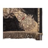 Standarte mit Fahnenspitze und -stange des 2. Leib-Husaren-Regiments &bdquo;K&ouml;nigin Viktoria von Preu&szlig;en&ldquo; Nr. 2