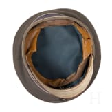 A field-grey visor cap for officers