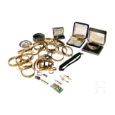 Sammlung patriotischer Schmuck - Armreifen, Ringe, Anstecker