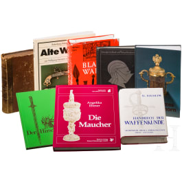 Eight books on old weapons as well as arts and crafts