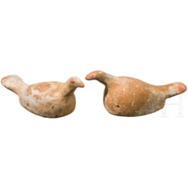 Ein Paar Tauben aus Ton, hellenistisch, 3. - 1. Jhdt. v. Chr.