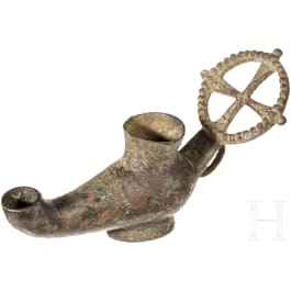 Bronzelampe mit Kreuzgriff, frühbyzantinisch, 5. Jhdt.