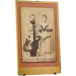 Photo of Russian Tsar Nicholas II with Tsarina Alexandra Feodorovna, dated 1894 and autographed in ink "Alice von Hessen 1894"