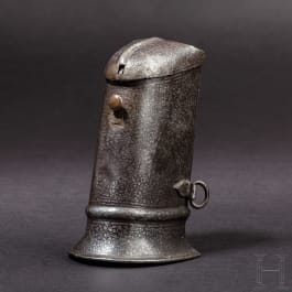 An etched South German cartridge box for wheel-lock puffers, circa 1580