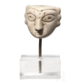 Marmorköpfchen einer Gottheit, sumerisch, 3. Jtsd. v. Chr.