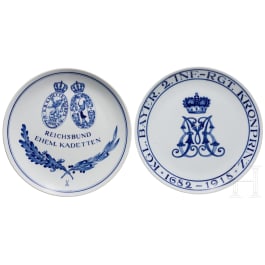 Two Meissen regimental plates of the Royal Bavarian 2nd Infantry Regiment "Kronprinz" and the Reichsbund of former cadets