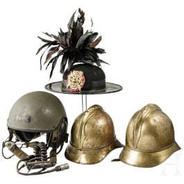 A Bersaglieri hat and three helmets, 19th/20th century