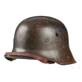 A steel helmet M 16