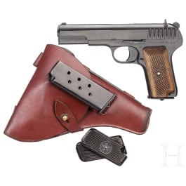 Tokarev TT 33, mit Tasche und zwei ngl. Magazinen