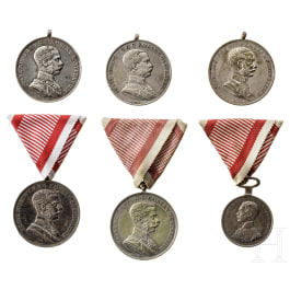 Sechs silberne Tapferkeitsmedaillen aus der Regierungszeit von Kaiser Franz Joseph I., 1848 - 1916