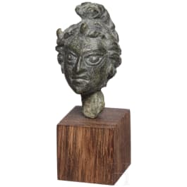Kleiner Frauenkopf, Bronze, römisch, 2. - 3. Jhdt.