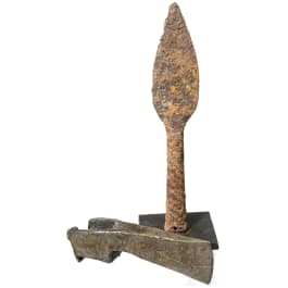 A Frankish "Francisca" battle axe and an Allemannic spear head, 7th century