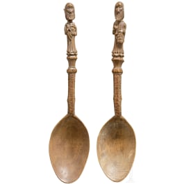 A pair of wooden apostle spoons, early 18th century