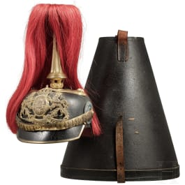 Helm M 1886 für Offiziere der Feldartillerie mit rotem Paradebusch