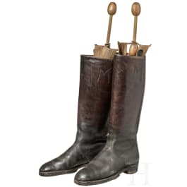 A pair of boots for officers