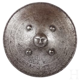 Rundschild mit geätztem Dekor, indopersisch, 19. Jhdt.