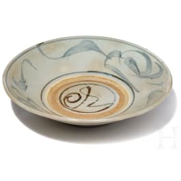 Große Schale mit kobaltblauem Dekor, China, Ming-Dynastie, 15. - 16. Jhdt.