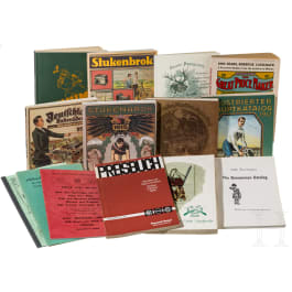 Vierzehn Preislisten von Stukenbrok, Sears/Roebuck, WUM, Bannerman, Dynamit Nobel, Akah, etc.