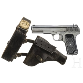 Tokarev TT 33, mit Tasche und Koppel