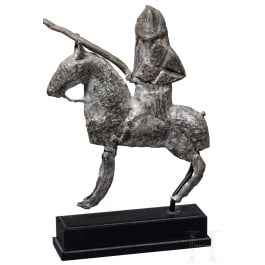 Seltene Zinnfigur eines Ritters zu Pferd, flämisch, ca. 1350