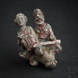 Nadelkopf mit Paar, spätparthisch, 250 - 300 n. Chr.