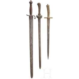 Three hunting hangers, 18th/19th century