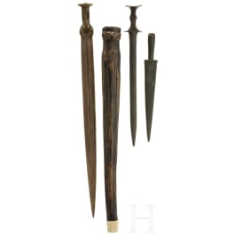 Drei Repliken bronzezeitlicher Blankwaffen