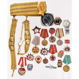 Approx. 90 Soviet orders/badges