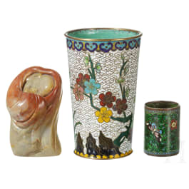 Two cloisonné beakers and a jade budai, Japanese/Chinese, 20th century
