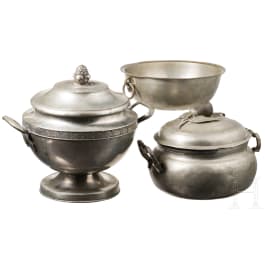 Two German tureens and a bowl made of pewter, 18th/19th century