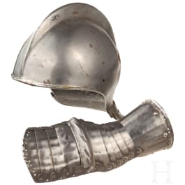 Teil eines Helmes sowie Hentze, Sammleranfertigung im Stil des 16. Jhdts.